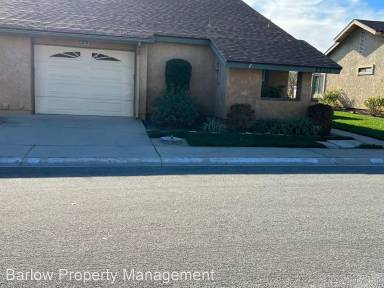 Main picture of 33111 Village 33