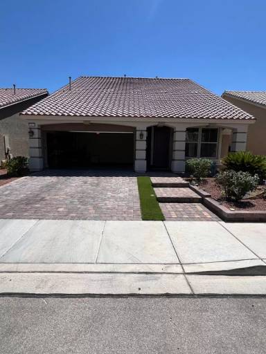 Main picture of 10628 Aphrodite St