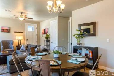 Main picture of 2556 W Clement Cir