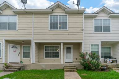 Main picture of 8 Bratton Dr