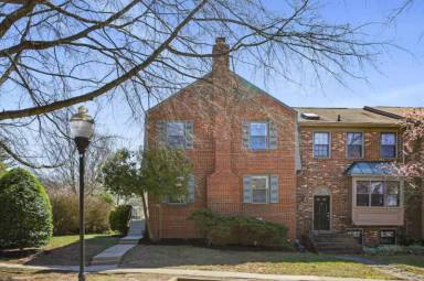 Main picture of 3921 Tallow Tree Pl
