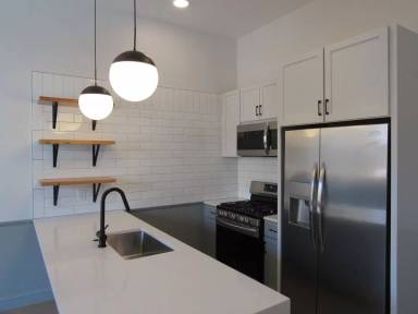Main picture of 2212 Morris Ave