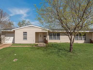 Main picture of 165 Eisenhower Blvd