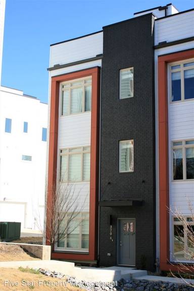 Main picture of 970 Youngs Ln