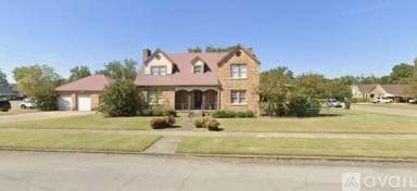 Main picture of 403 1st Ave
