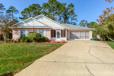 Main picture of 132 Marsh Island Cir