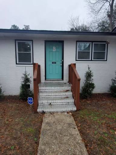 Main picture of 1300 Turnpike Rd
