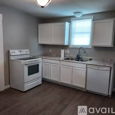 Main picture of 104 E George St