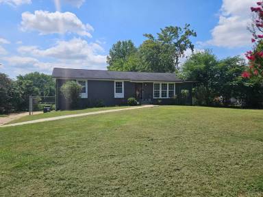 Main picture of 302 Notgrass Rd