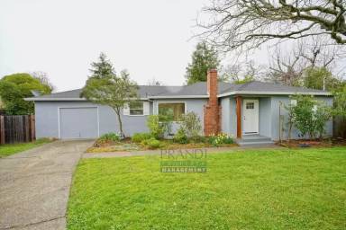 Main picture of 740 Bradley Ave