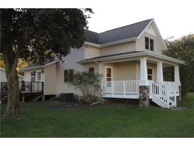Main picture of 1394 Marion Airport Rd