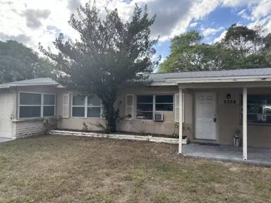 Main picture of 2558 Congress St