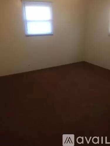 Main picture of 2 Wick Ln