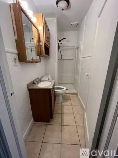 Main picture of 304 W Broadway St