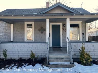 Main picture of 1405 E Washington St