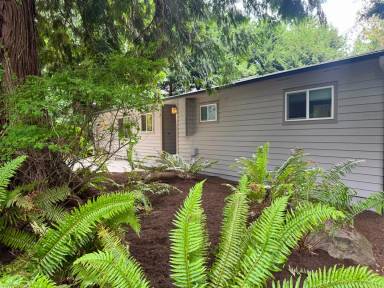 Main picture of 10699 NE Byron Dr
