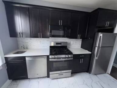 Main picture of 735 Avenue A