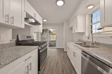 Main picture of 5423 Grace Point Ln