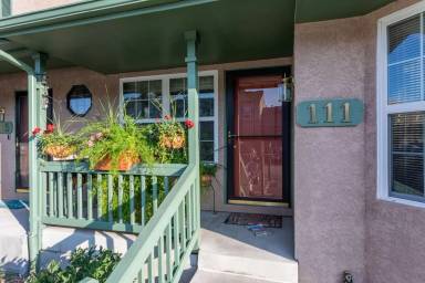 Main picture of 111 Iveystone Ct