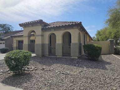 Main picture of 845 E Doral Ct