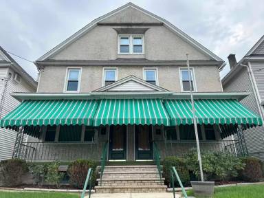 Main picture of 2015 Prospect Ave