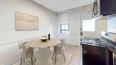 Main picture of 878-84 Huntington Ave
