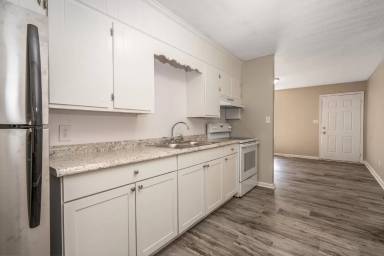 Main picture of 651 Kingston Ave