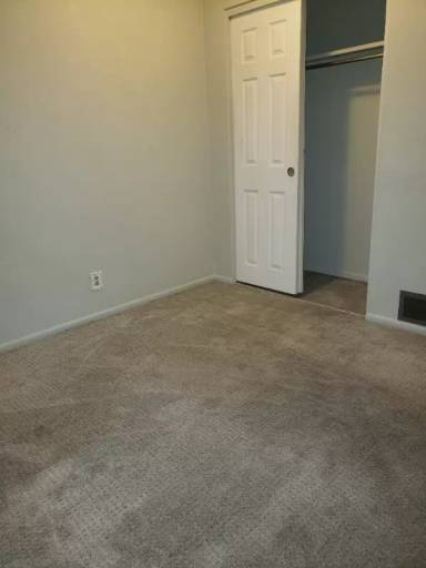 Main picture of 1225 S Oneida St
