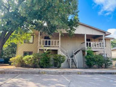 Main picture of 807 Yegua St