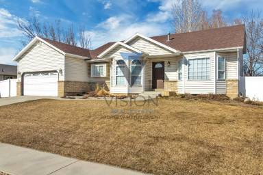 Main picture of 1093 E 2250 N