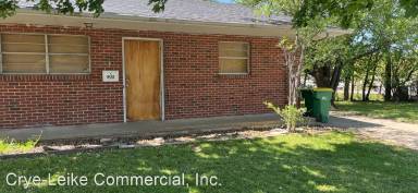 Main picture of 902 Young St