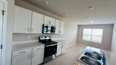 Main picture of 1905 NW 23rd St