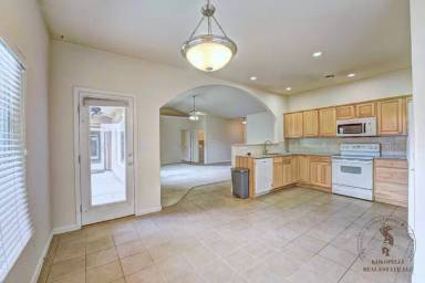 Main picture of 2521 Madison Ave