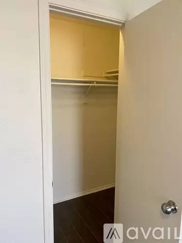 Main picture of 122 Hillside Dr
