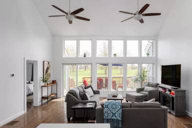 Main picture of 21854 Golf Dr