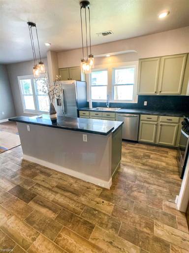 Main picture of 1141 W Huisache Ave