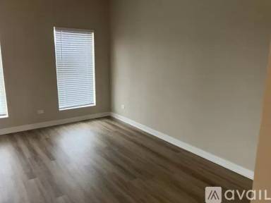 Main picture of 11042 Front St