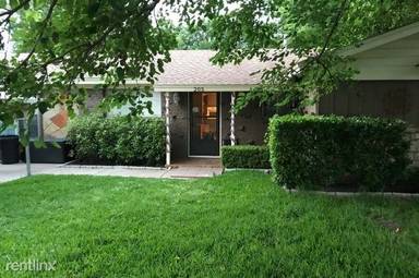 Main picture of 205 E Rentz St