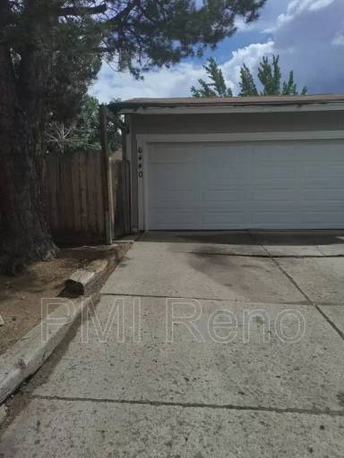 Main picture of 6440 Lotus St