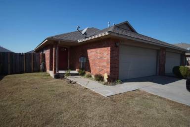 Main picture of 1727 Riviera Ln