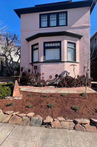 Main picture of 6206 Manoa St