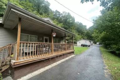 Main picture of 3676 E Shelbiana Rd