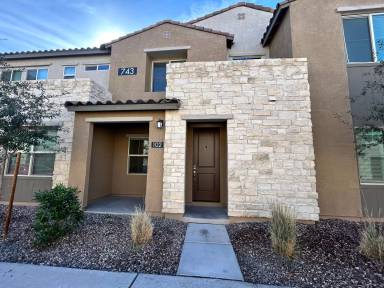 Main picture of 743 E Zesta Ln