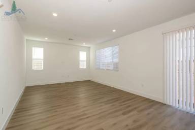 Main picture of 2824 Wrangell St