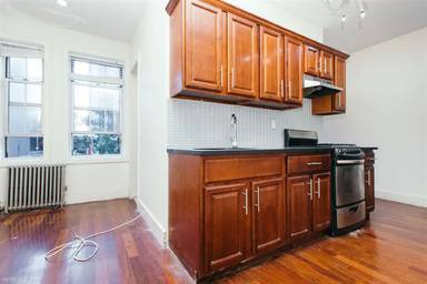 Main picture of 117 S 4th St