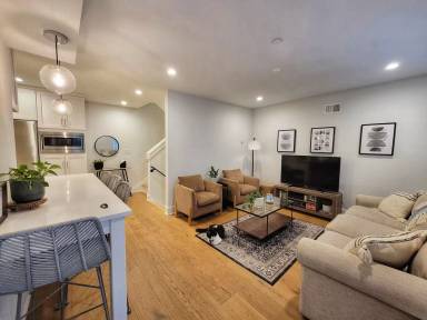 Main picture of 212 Bainbridge St