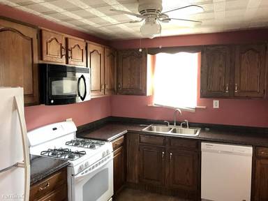 Main picture of 7120 Baker St
