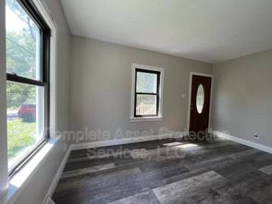 Main picture of 6079 Madison St