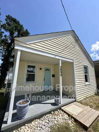 Main picture of 2604 Pretty Lake Ave