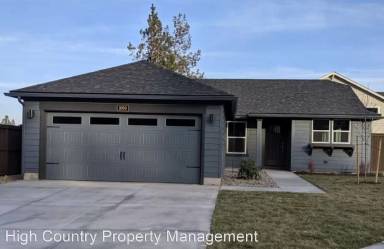 Main picture of 1690 NE Leehaven Ln